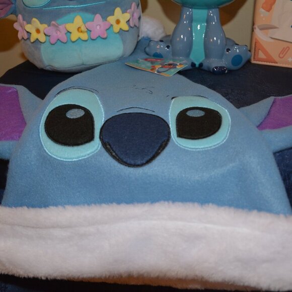 NEW One-of-a-kind Stitch Gift Set - Picture 5 of 16